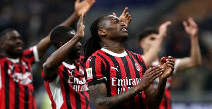 AC Milan's Leao attire l'attention du Bayern Munich